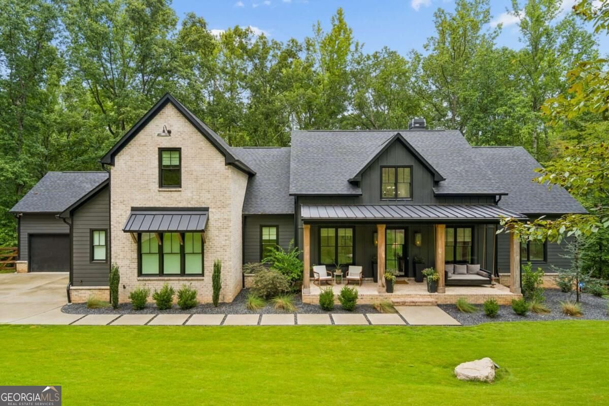 5676 Kennedy Road Suwanee - main photo