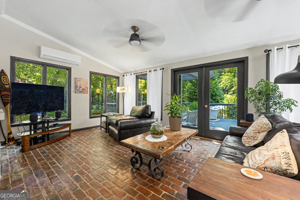 747 Starlight Court Atlanta - Photo 16