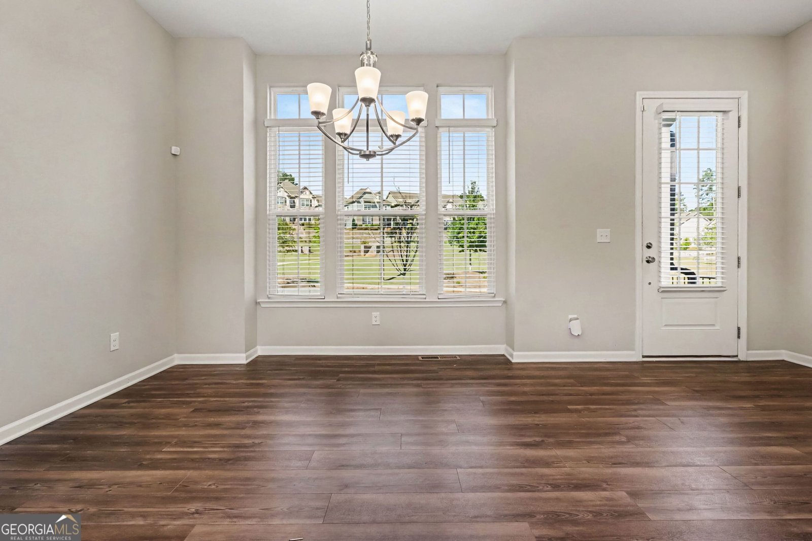 3297 Park Pointe Circle Scottdale - Photo 8
