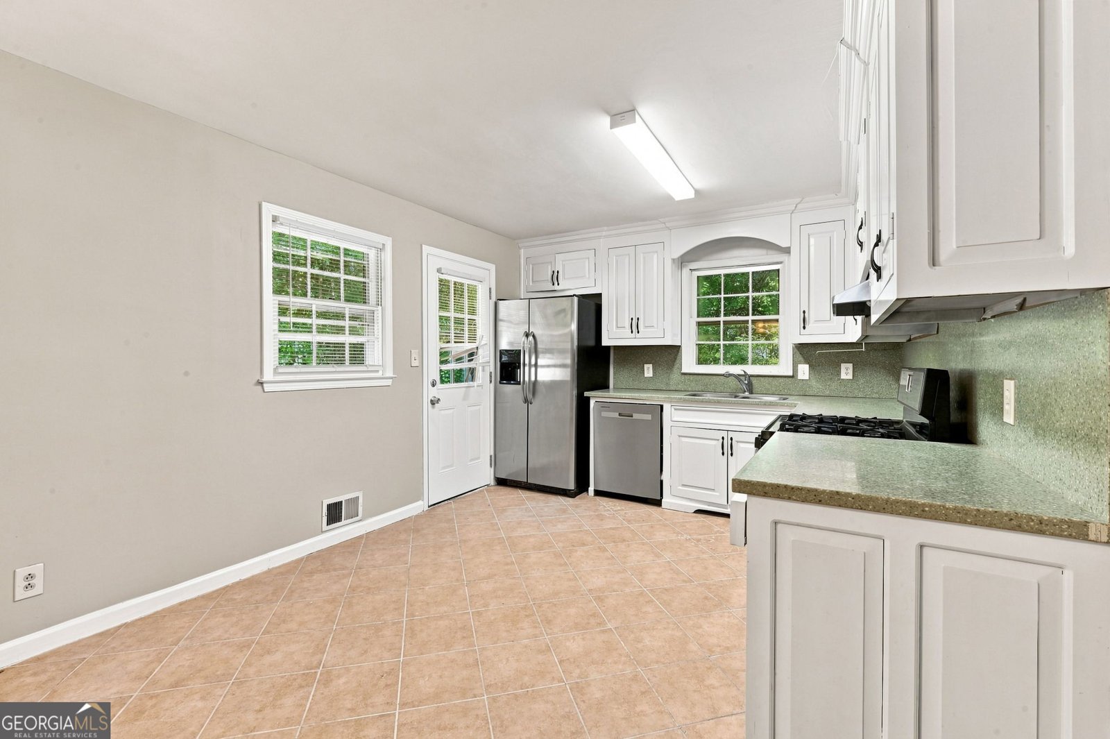 6784 Galts Ferry Road Acworth - Photo 7