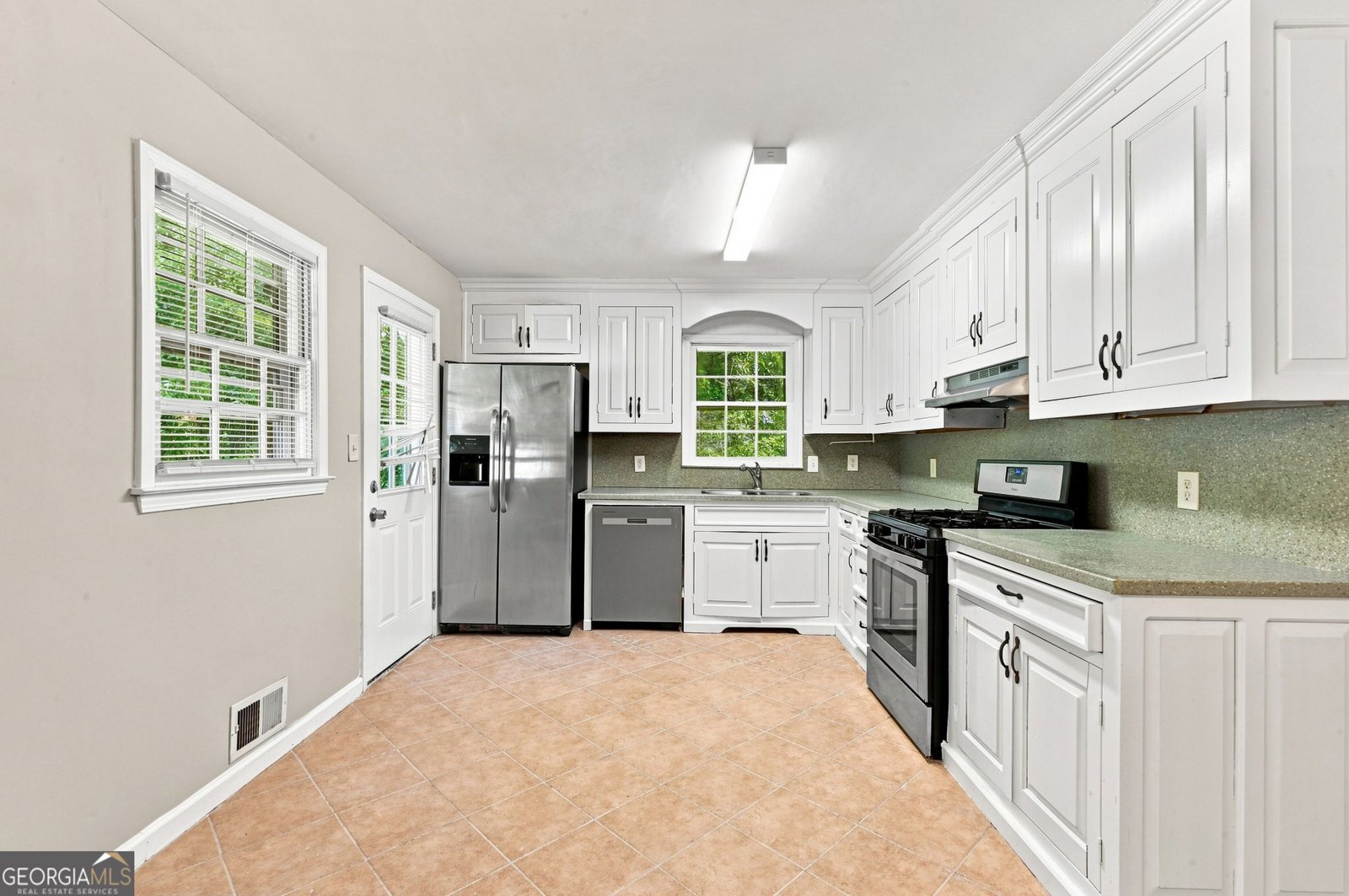 6784 Galts Ferry Road Acworth - Photo 8