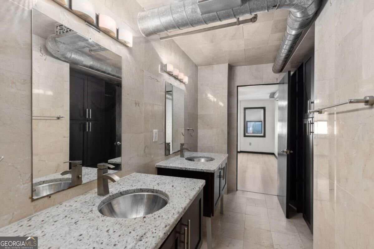 795 Hammond Drive Sandy Springs - Photo 17