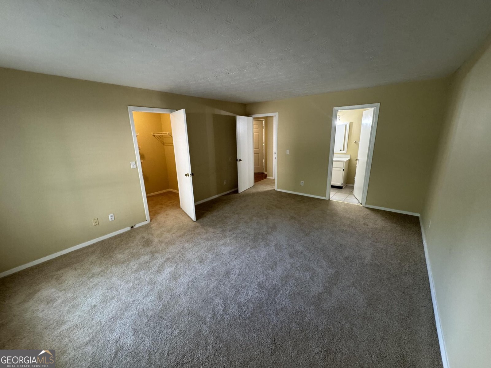 5528 Mountain Springs Circle Stone Mountain - Photo 12