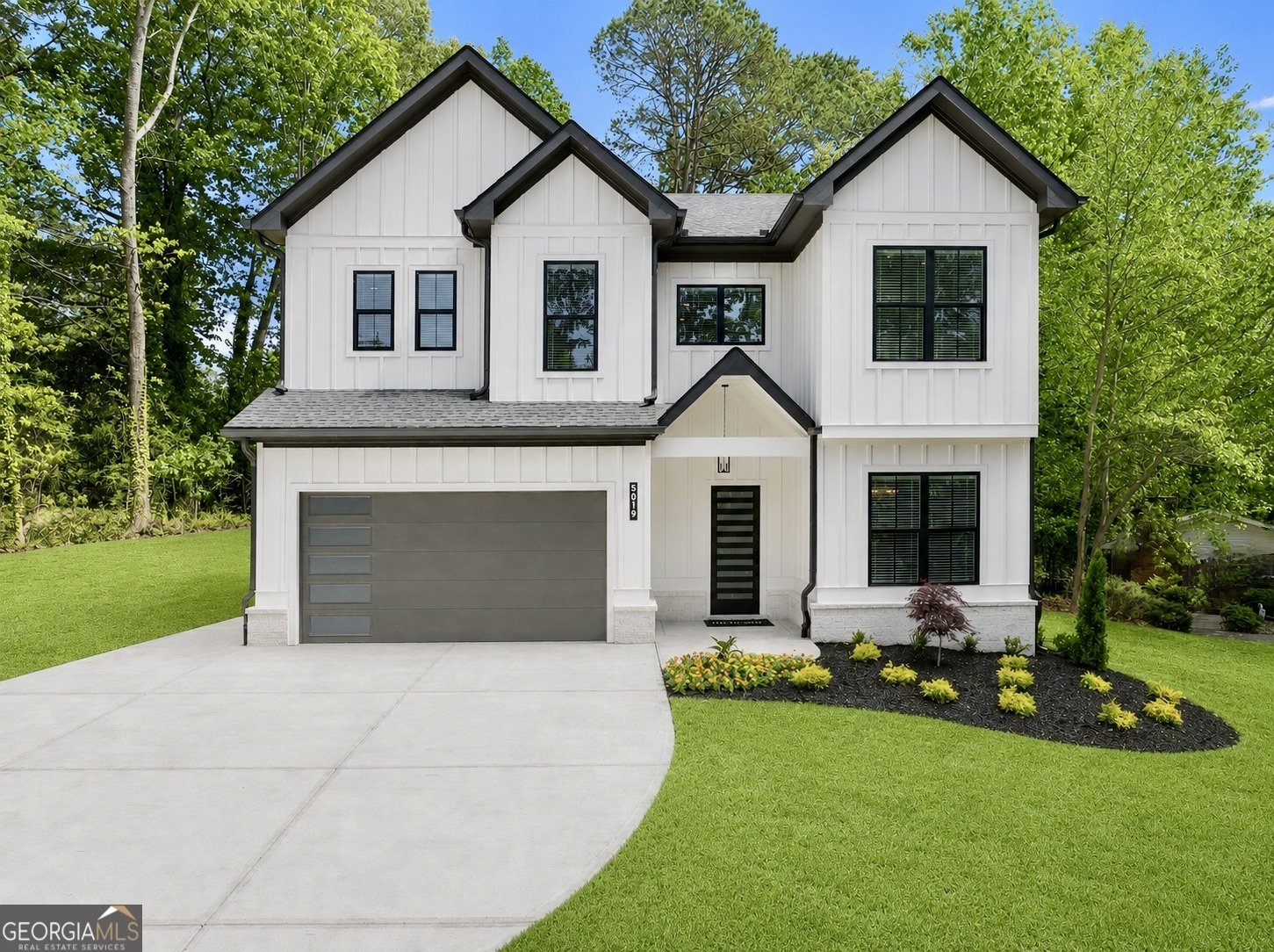 5019 Nichols Drive Flowery Branch - main photo