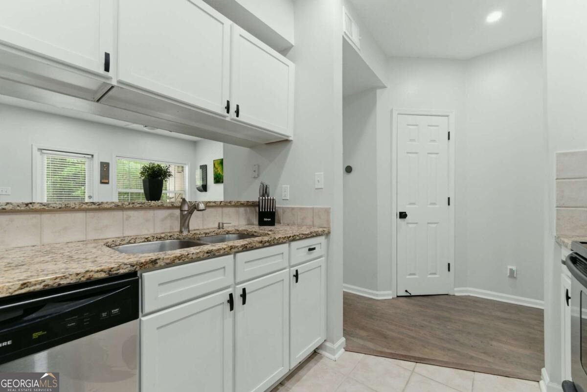 1250 Parkwood Circle Atlanta - Photo 11