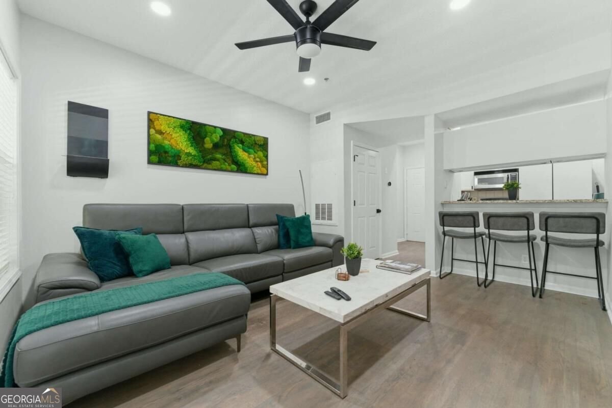 1250 Parkwood Circle Atlanta - Photo 8