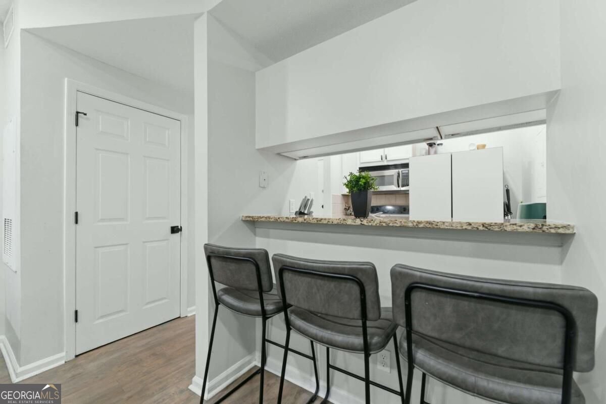 1250 Parkwood Circle Atlanta - Photo 9