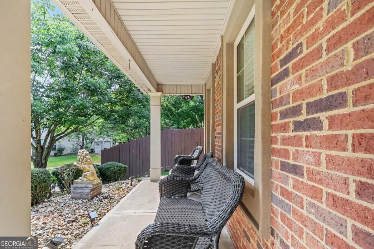8001 Gossamer Drive Fairburn - Photo 6