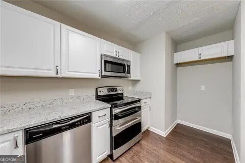 4161 Wyndham Pointe Court Buford - Photo 6