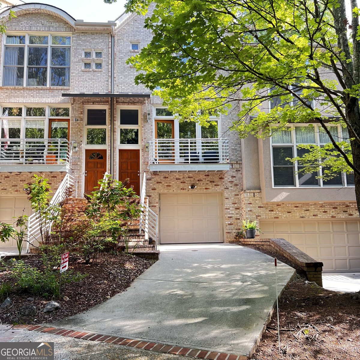 1286 Fernwood Circle Brookhaven - main photo