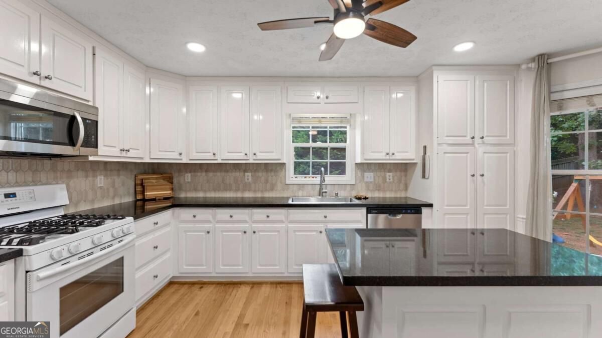 1086 Fieldstone Drive Canton - Photo 10