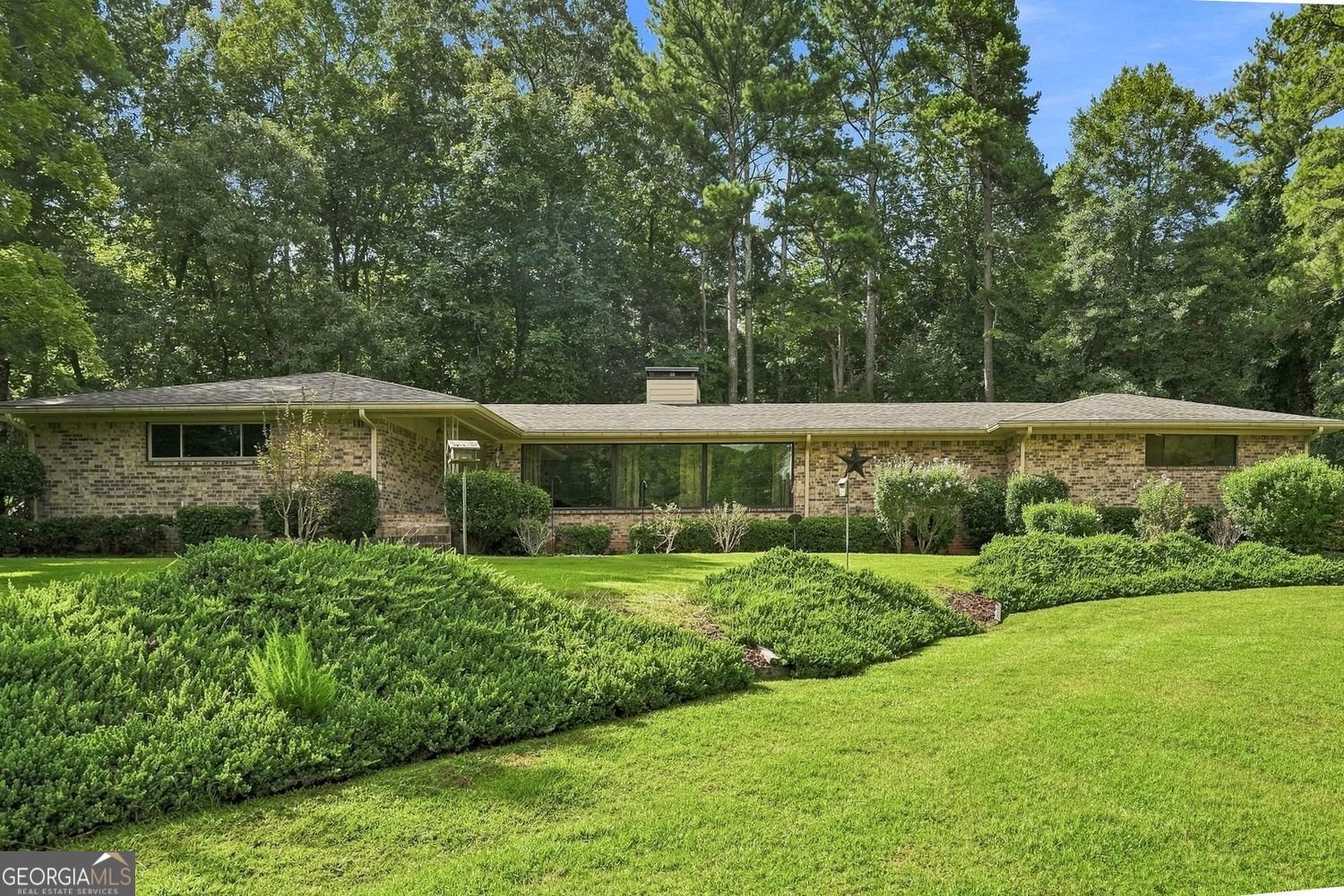 245 Plantation Road Fayetteville - main photo