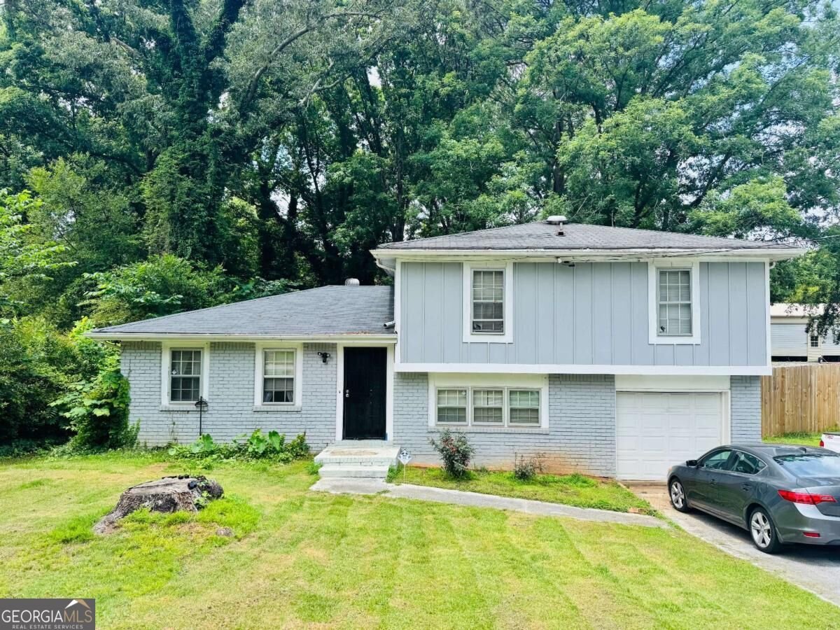 521 Navarre Drive Stone Mountain - main photo