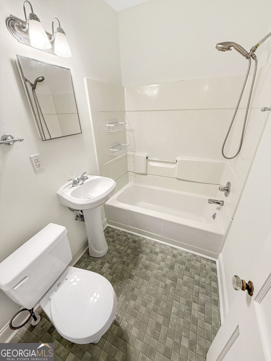 155 Windsor Court Athens - Photo 14