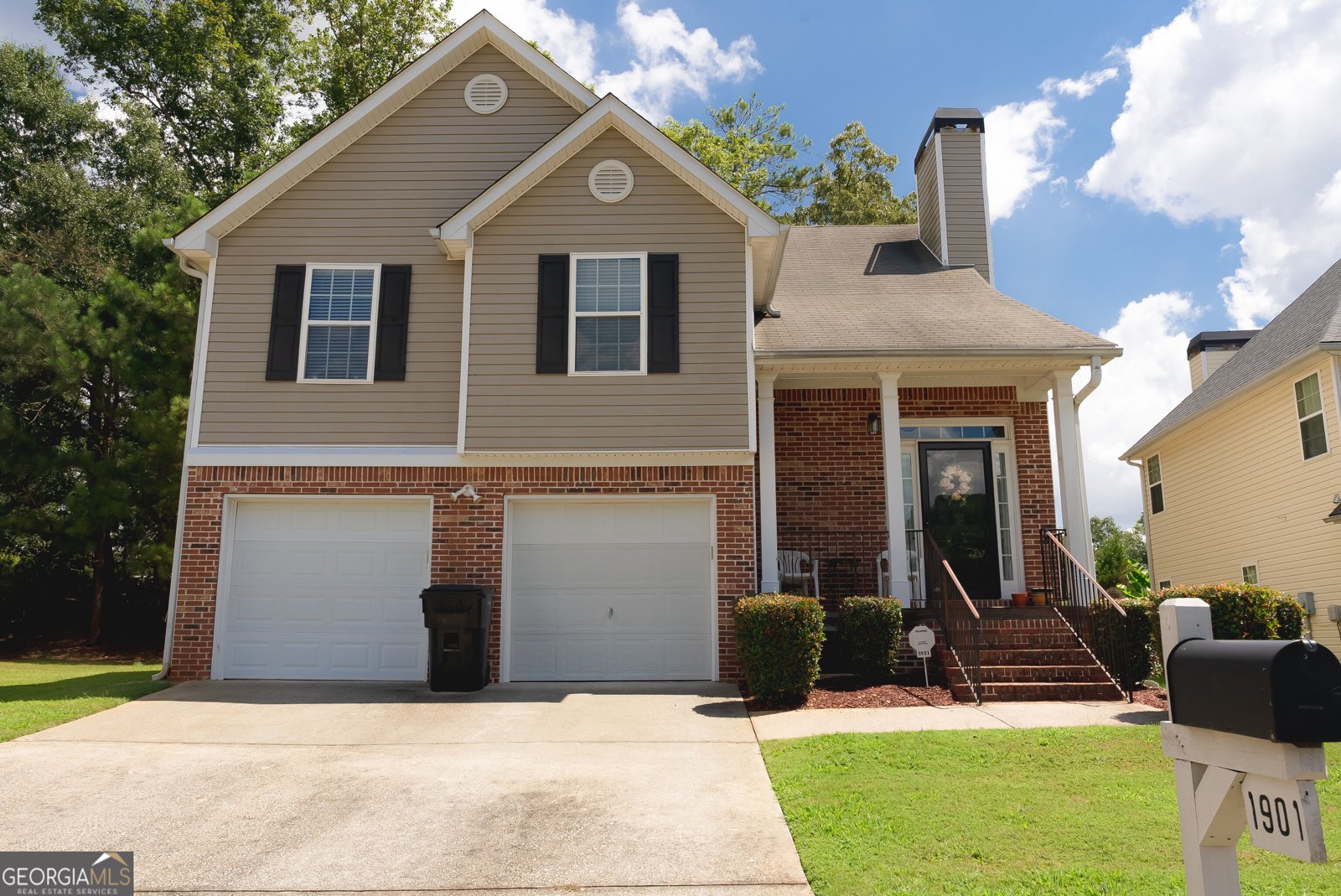 1901 Oakbluff Drive Austell - main photo