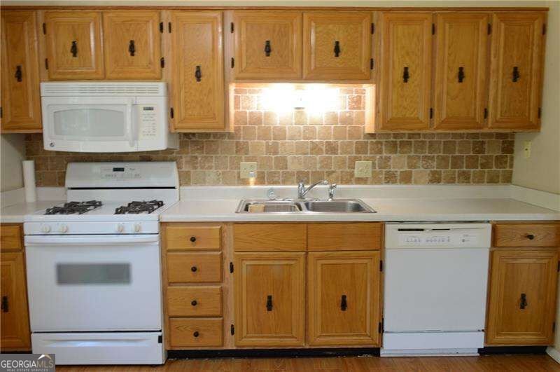 4582 Landing Way Marietta - Photo 8