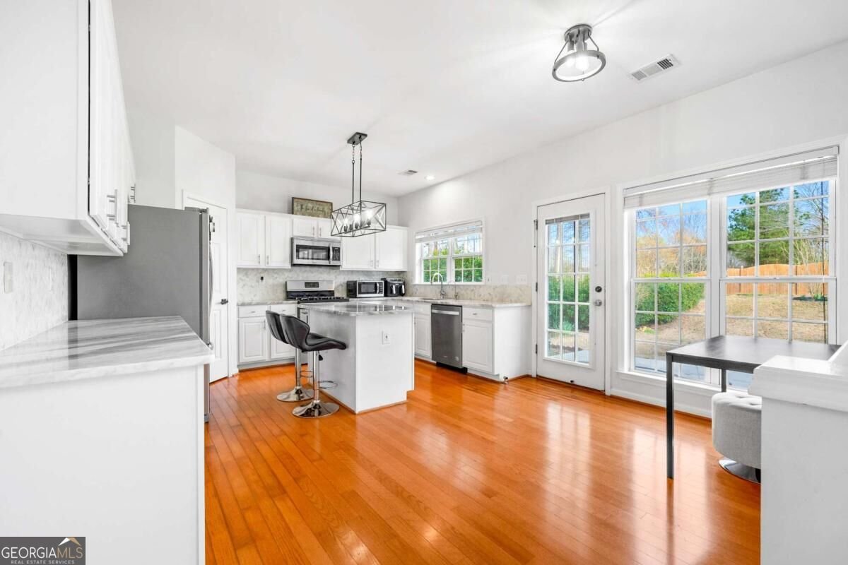 243 Wedmore Court Suwanee - Photo 14