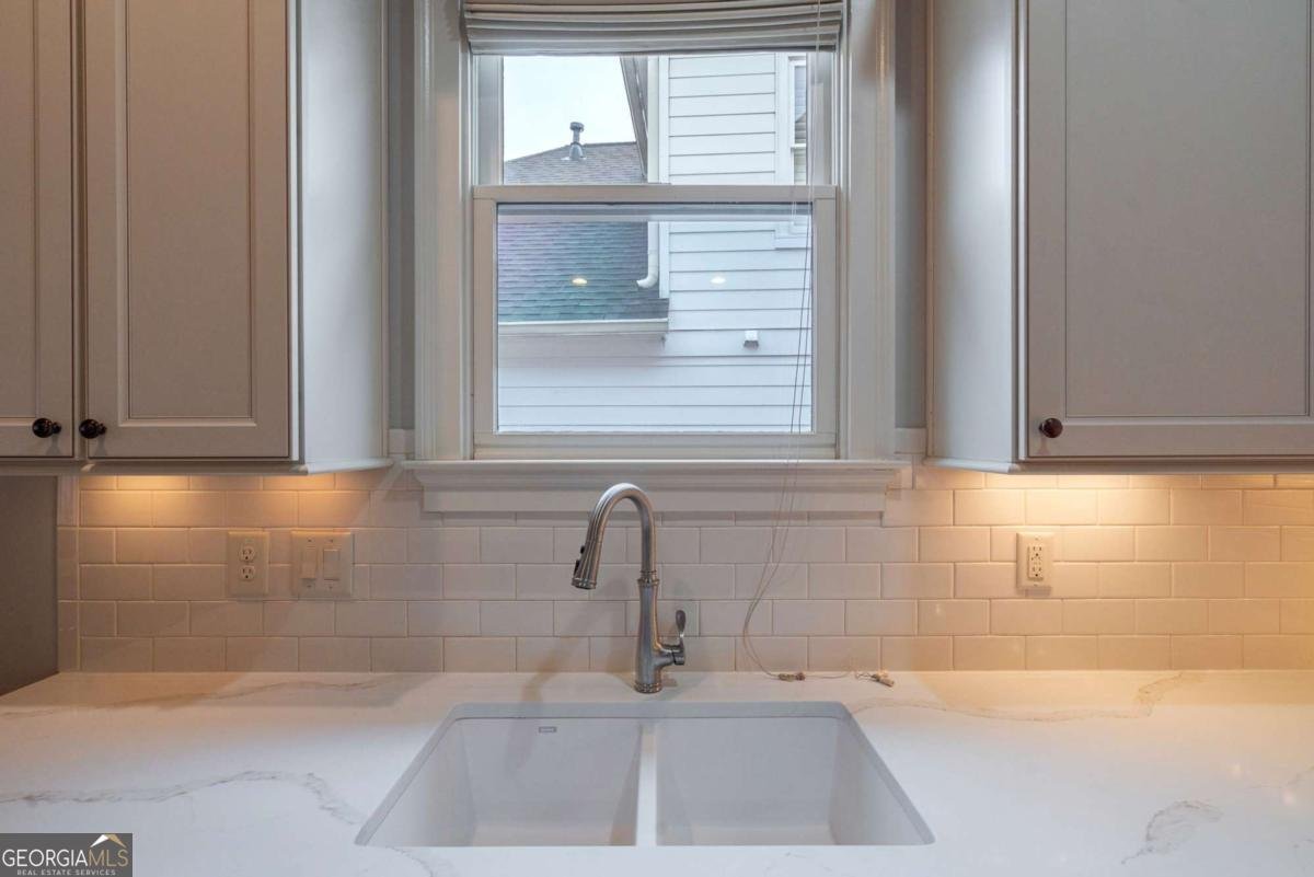 3530 Greenleffe Drive Statham - Photo 12