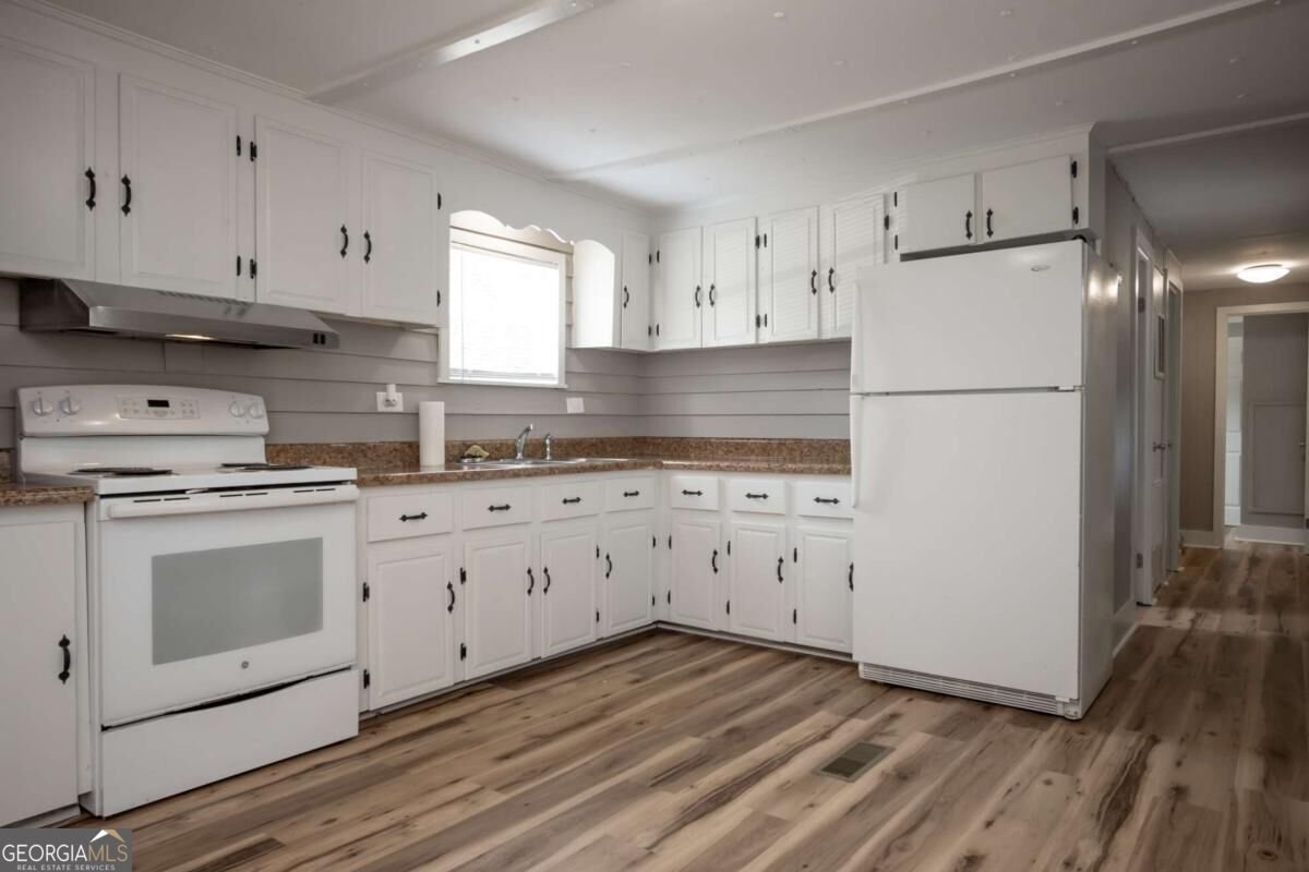 146 Amberly Drive Hull - Photo 9