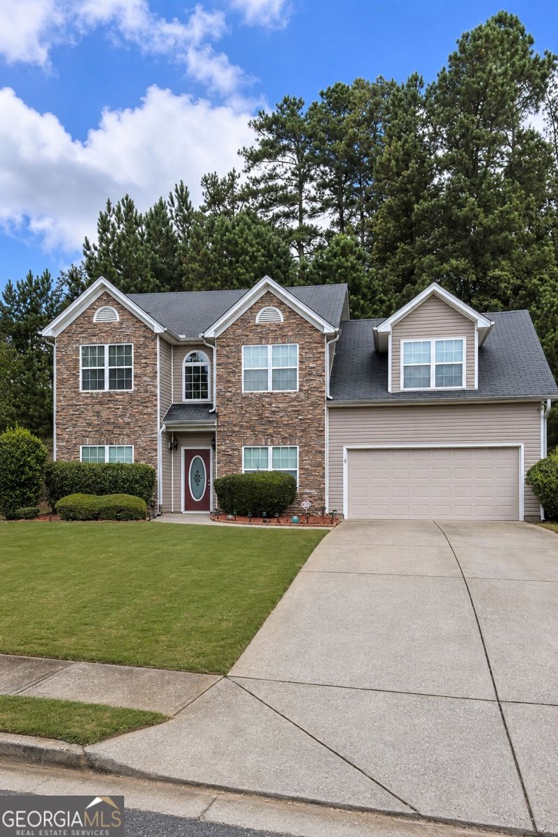 564 Martin Forest Lane Lawrenceville - main photo