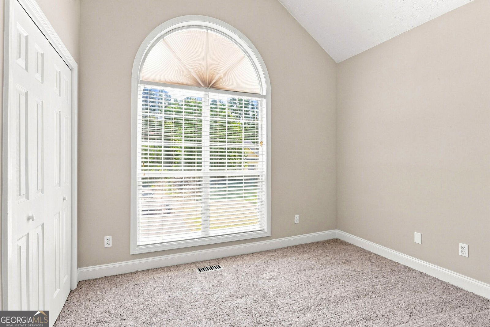 4876 Hunt Club Drive Flowery Branch - Photo 11