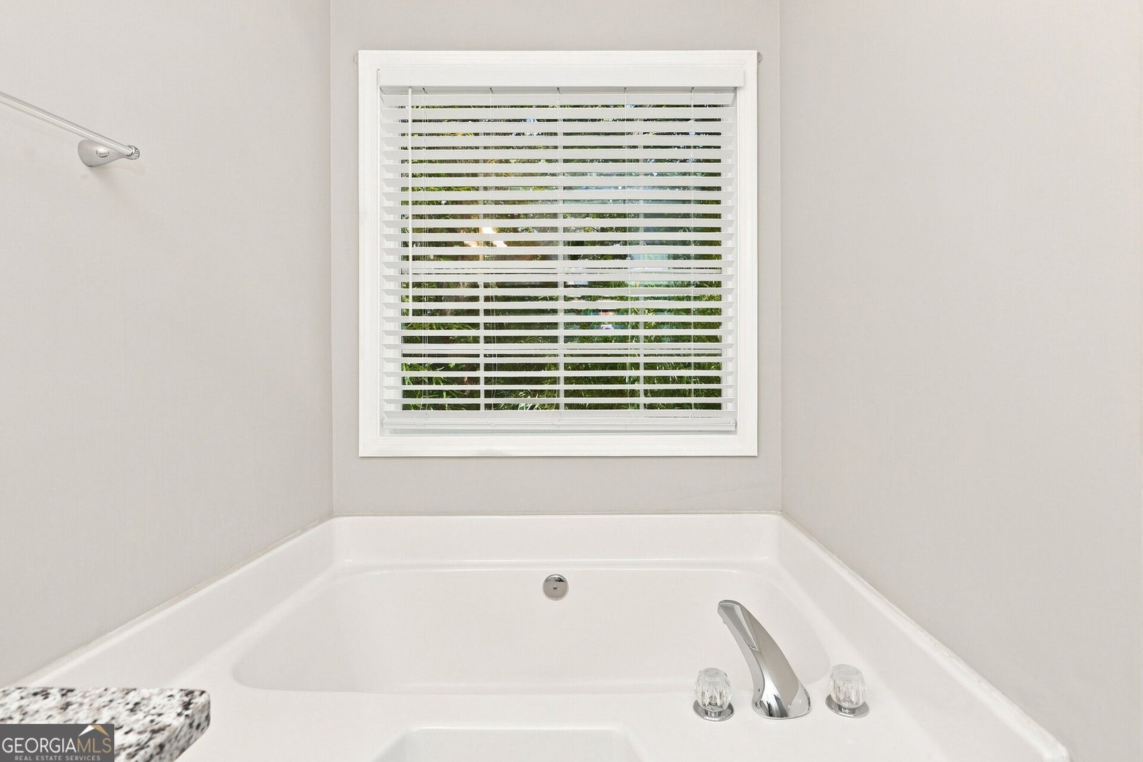 4876 Hunt Club Drive Flowery Branch - Photo 13