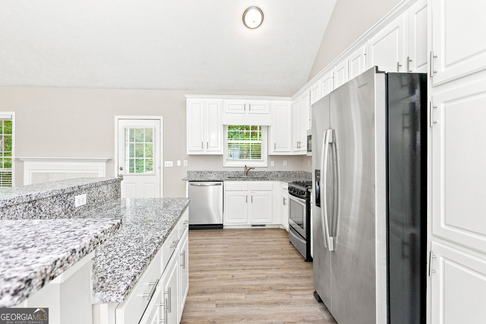 4876 Hunt Club Drive Flowery Branch - Photo 6