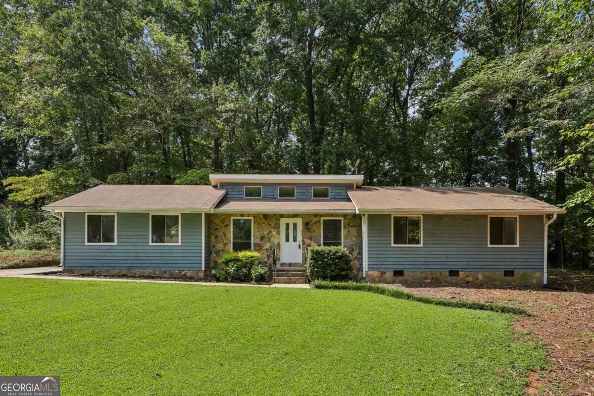 106 Hilltop Circle Stockbridge - main photo