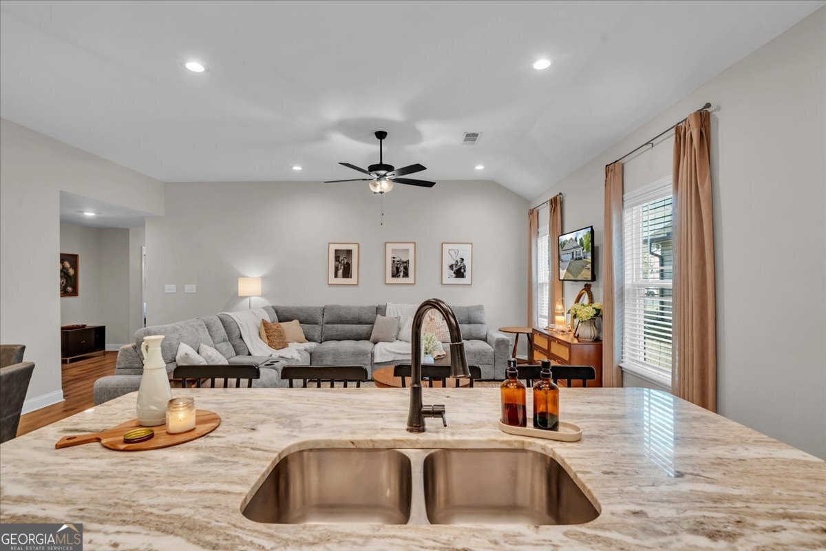 137 Red Tail Circle Byron - Photo 14