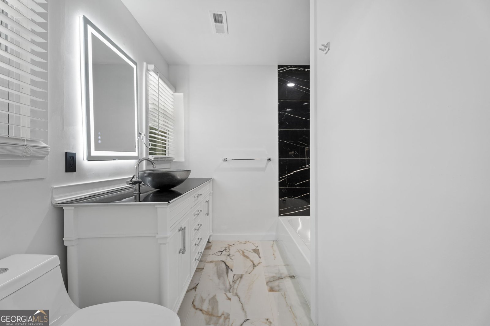 2783 Ben Hill Road East Point - Photo 12