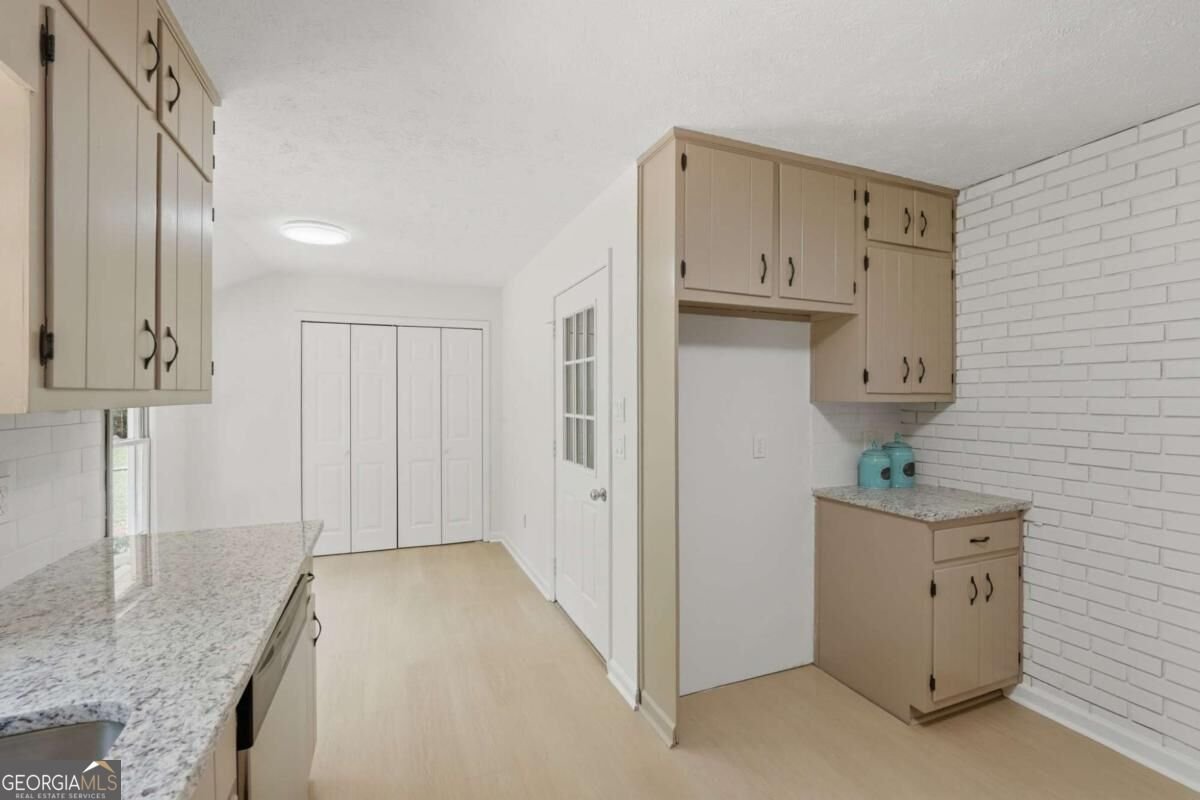 3758 Woodlane Road Gainesville - Photo 14