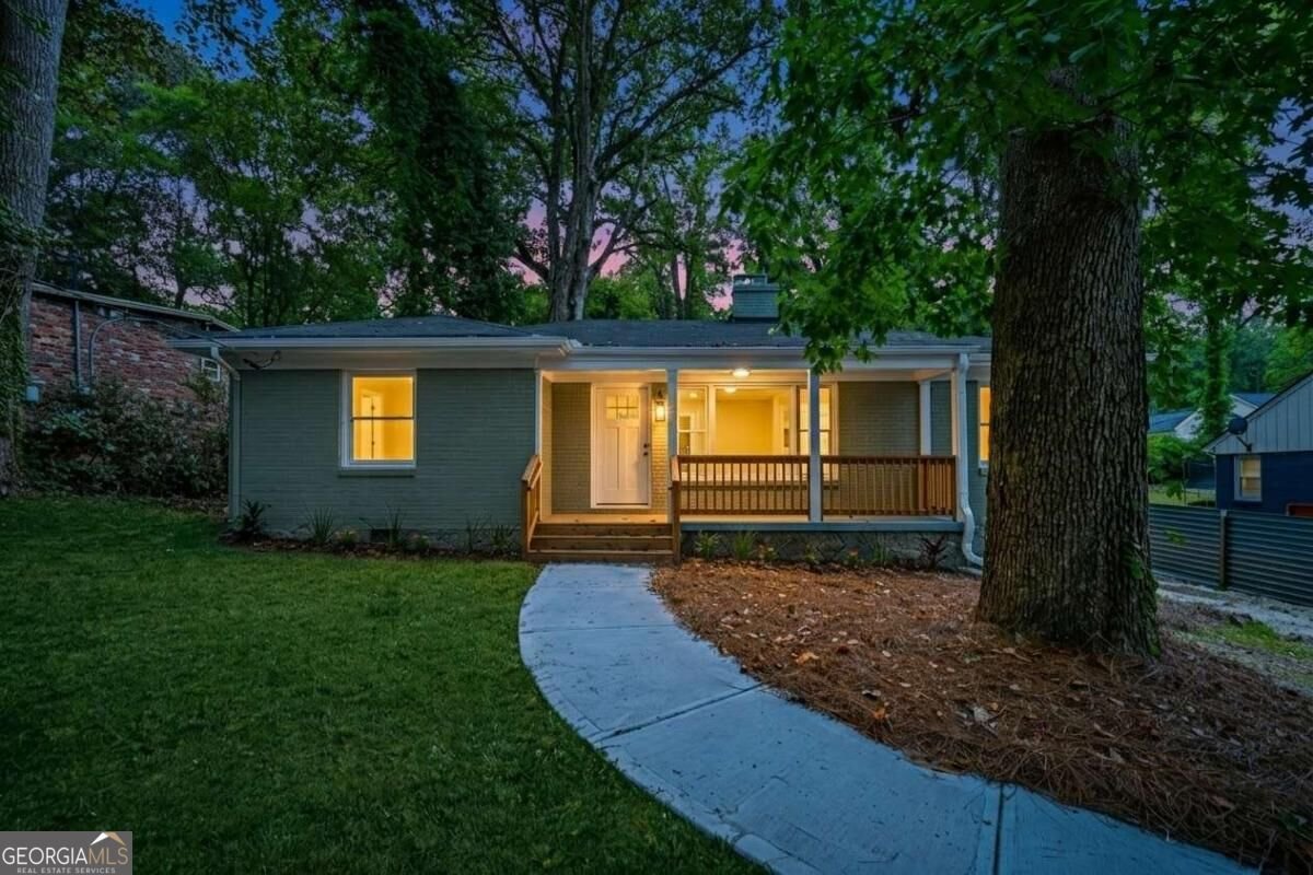 2580 Cascade Road Atlanta - main photo
