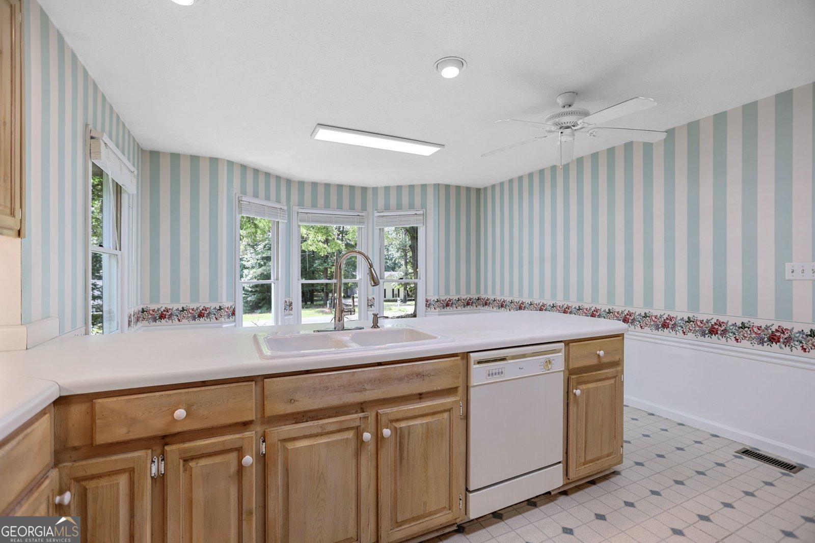 114 Pine Knoll Drive Warm Springs - Photo 14