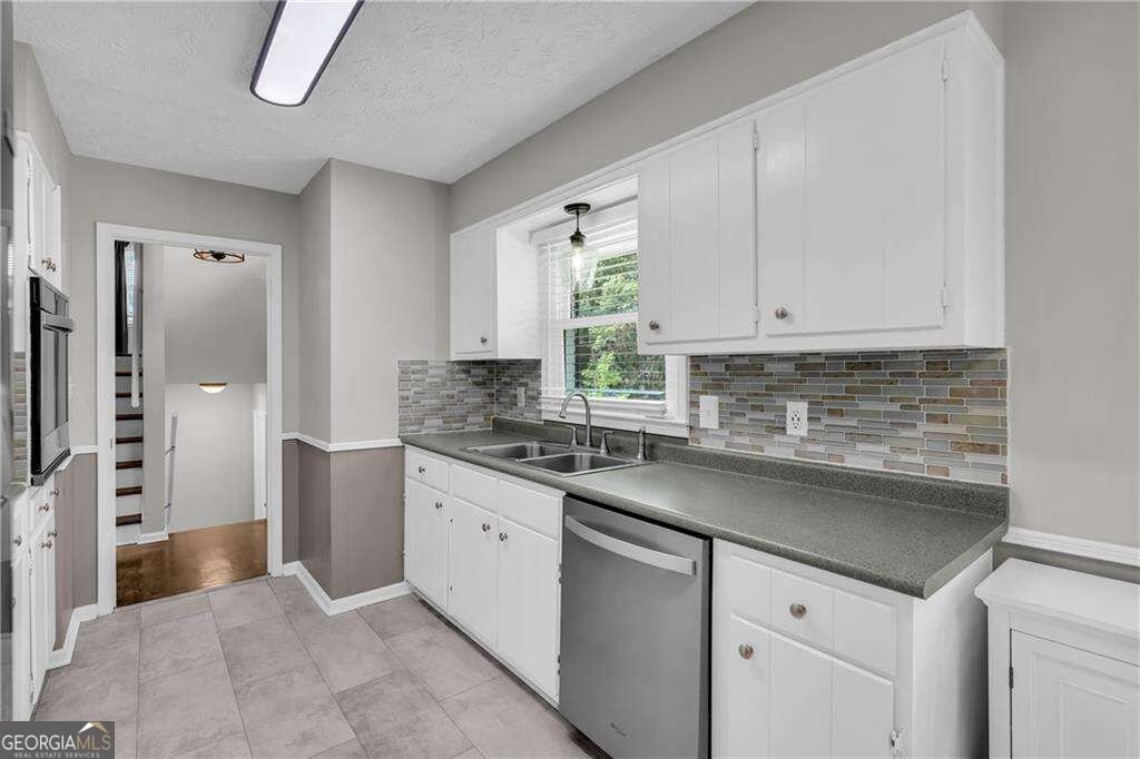 474 Royal Oaks Terrace Stone Mountain - Photo 16