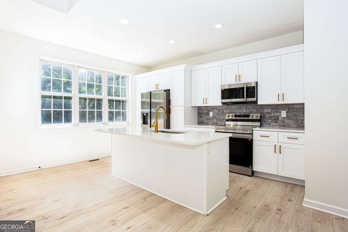 8071 Beachwood Drive Murrayville - Photo 10