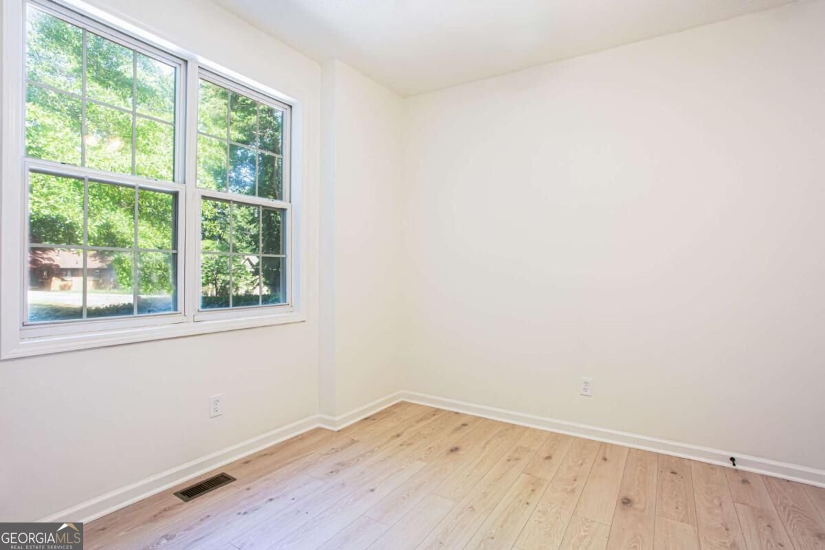 8071 Beachwood Drive Murrayville - Photo 25