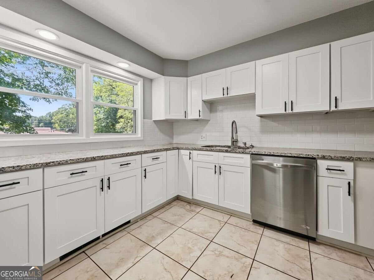 4339 Sasanqua Court Tucker - Photo 17