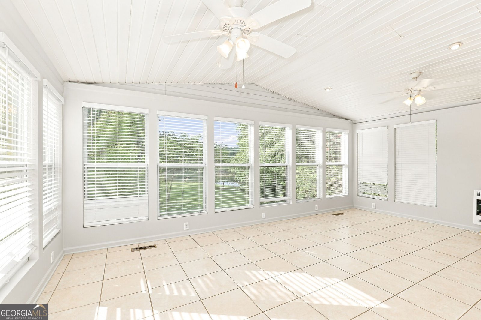 85 North Drive Hampton - Photo 8