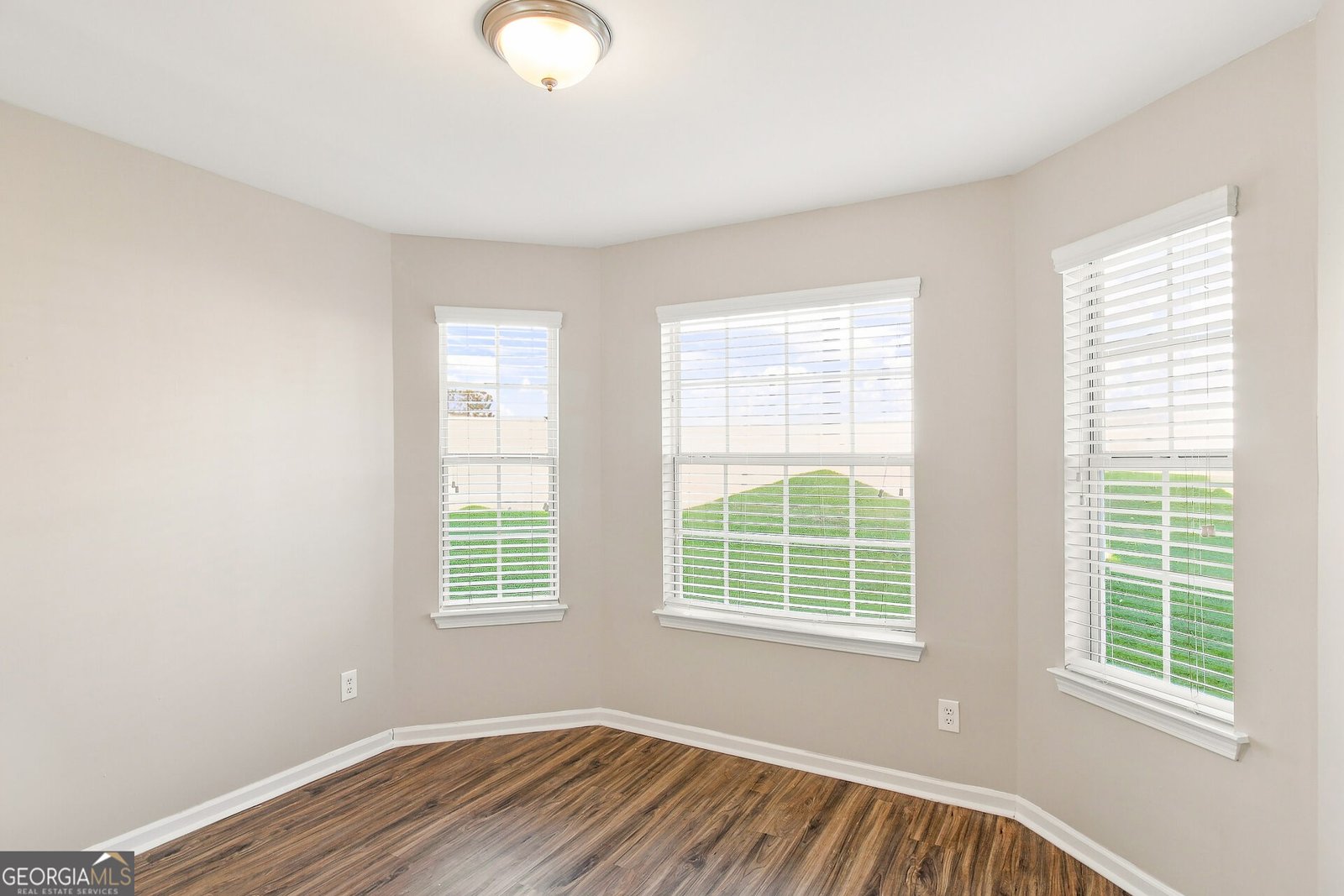7650 Bowhead Court Fairburn - Photo 6