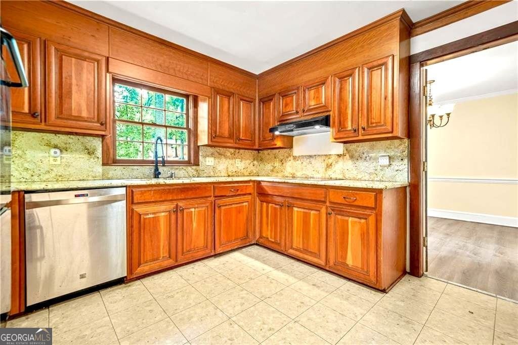 574 Hickory Hills Court Stone Mountain - Photo 7