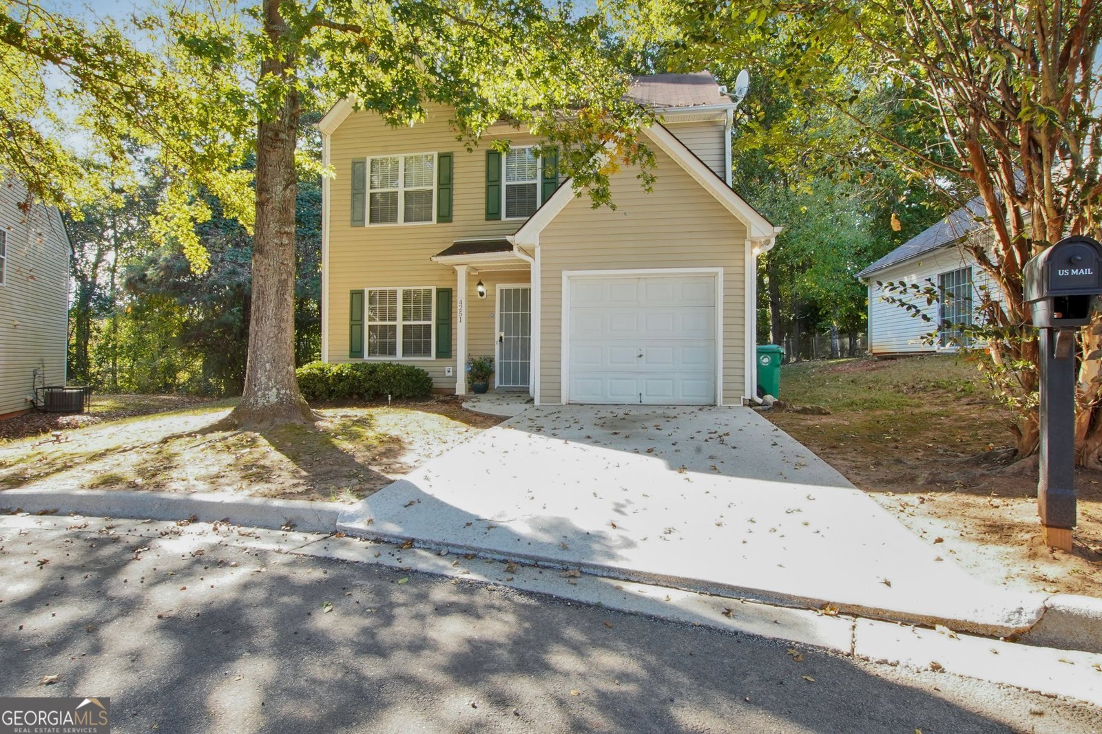 4251 Chestnut Lake Avenue Lithonia - main photo