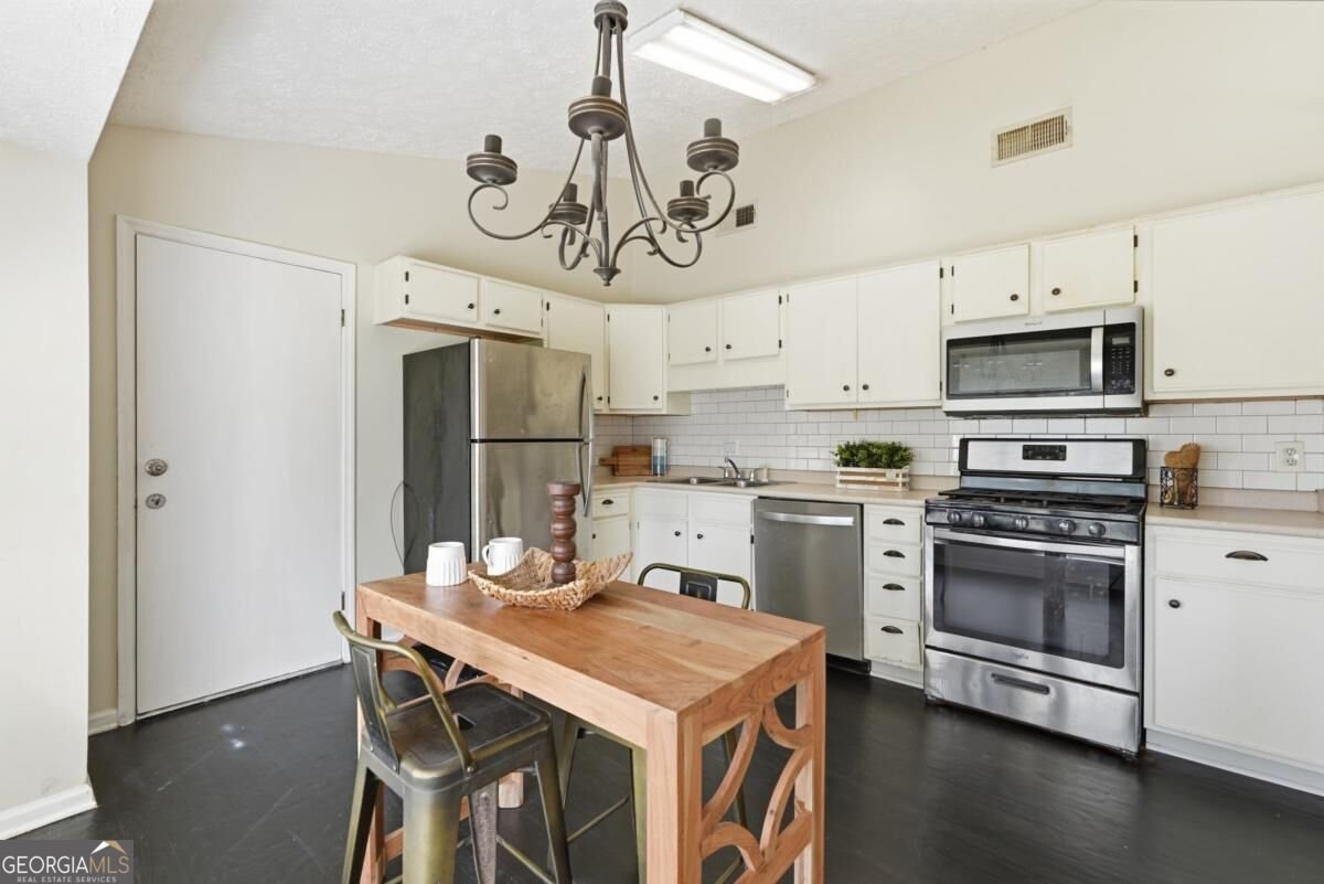 2 White Hawthorne Drive Savannah - Photo 11