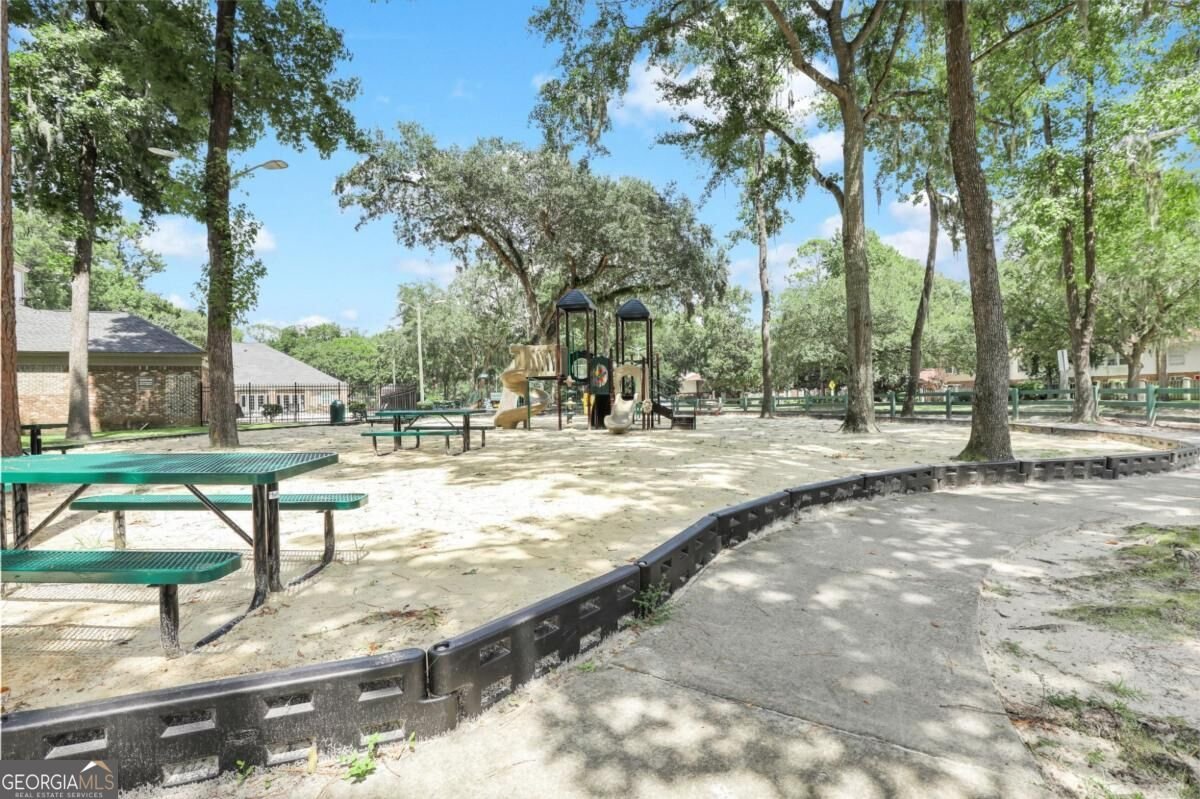 2 White Hawthorne Drive Savannah - Photo 12