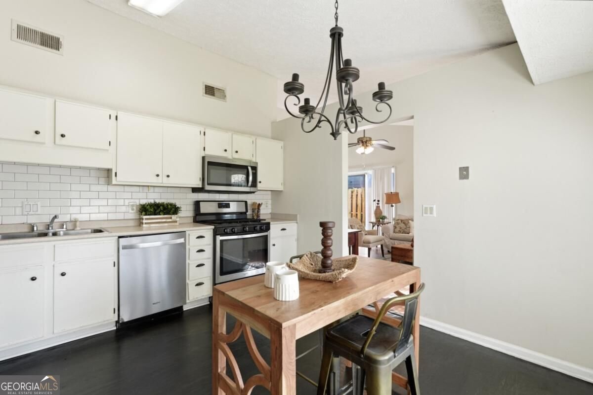 2 White Hawthorne Drive Savannah - Photo 13