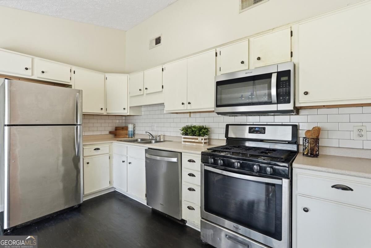 2 White Hawthorne Drive Savannah - Photo 15