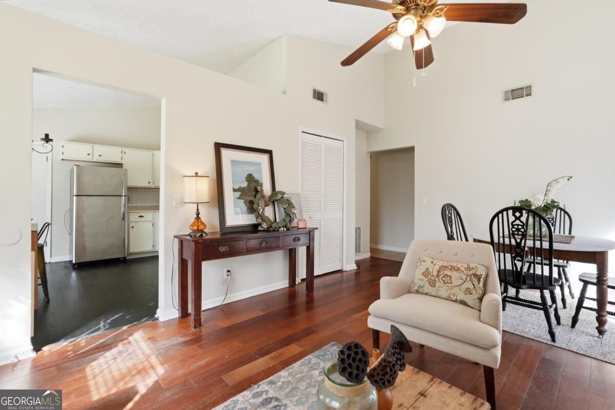 2 White Hawthorne Drive Savannah - Photo 6