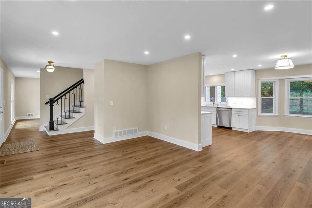 4587 Gilhams Road Roswell - Photo 7