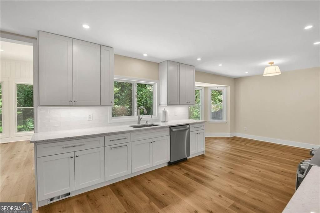 4587 Gilhams Road Roswell - Photo 9