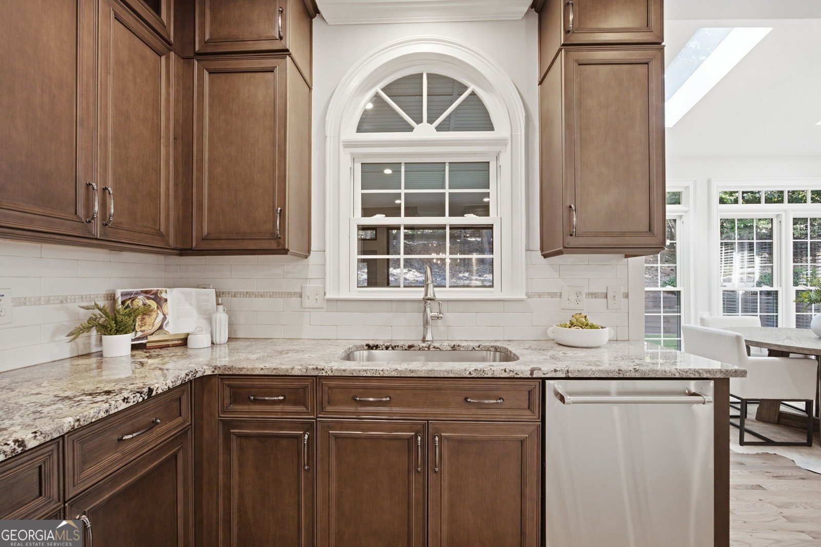 952 Hawkhorn Court Alpharetta - Photo 7