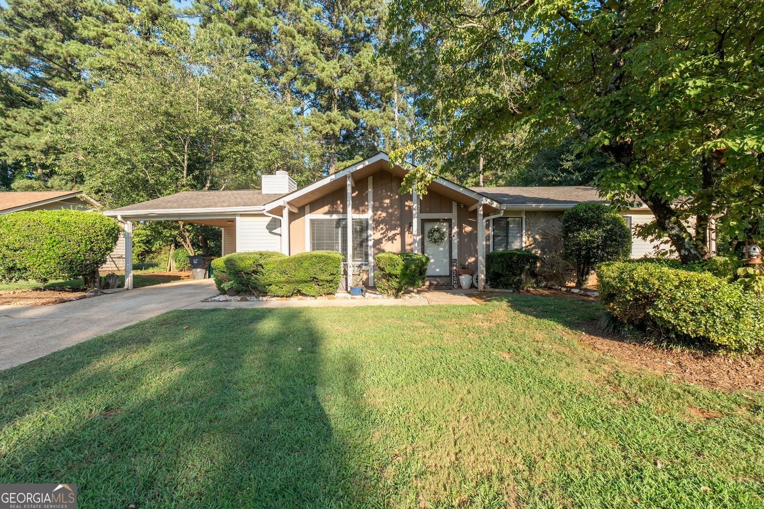 447 Summerville Drive Lawrenceville - main photo